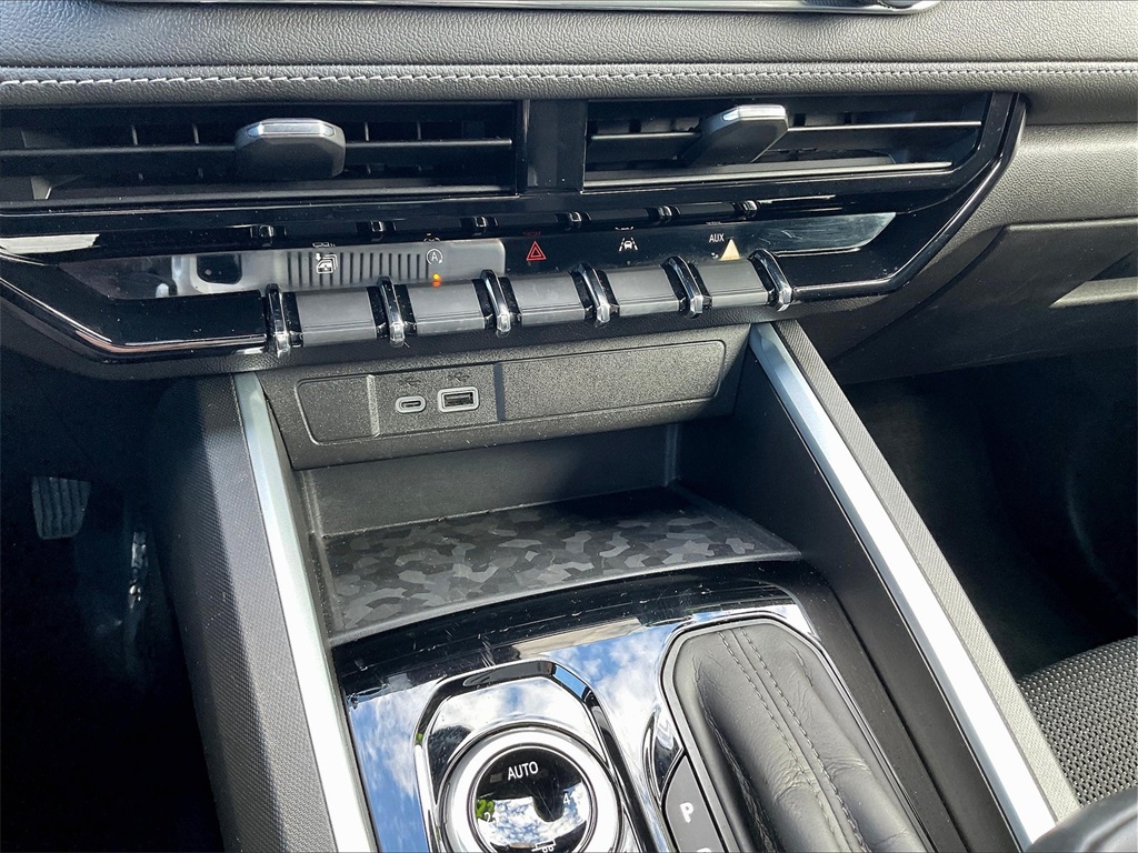 2023 Chevrolet Colorado LT - Photo 24