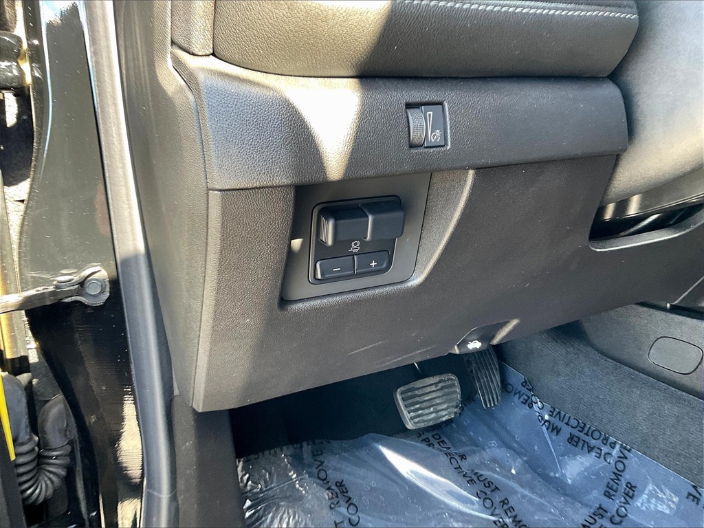 2023 Chevrolet Colorado LT - Photo 25