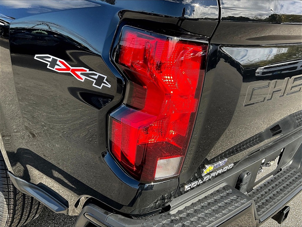 2023 Chevrolet Colorado LT - Photo 31