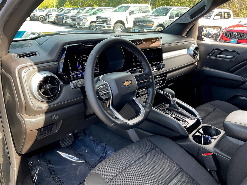 2023 Chevrolet Colorado LT - Photo 8