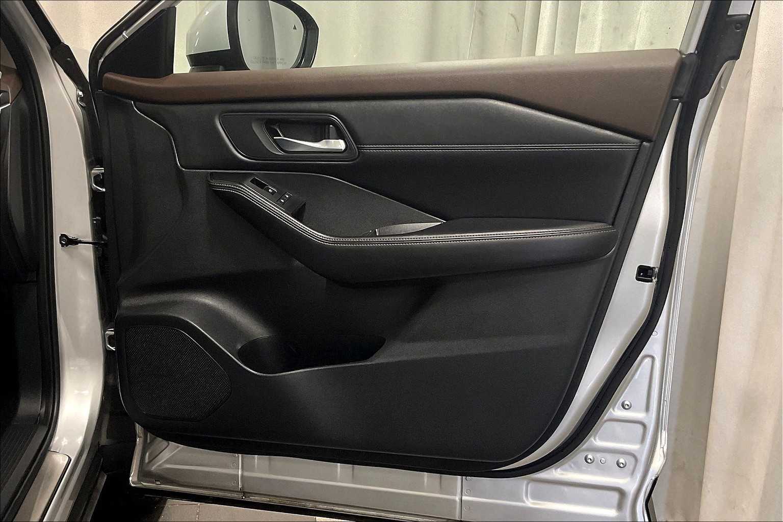 2023 Nissan Rogue SL - Photo 12