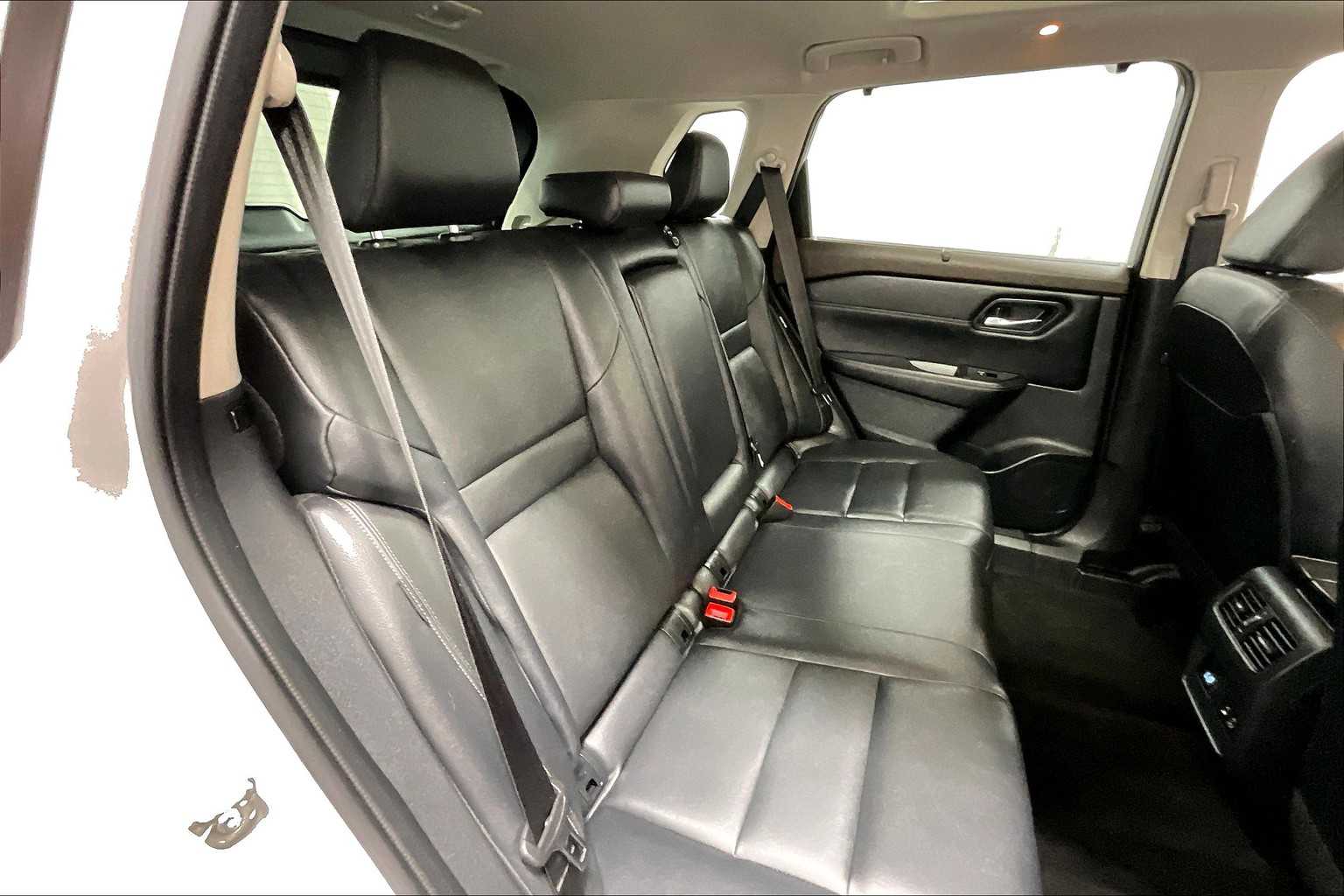 2023 Nissan Rogue SL - Photo 16