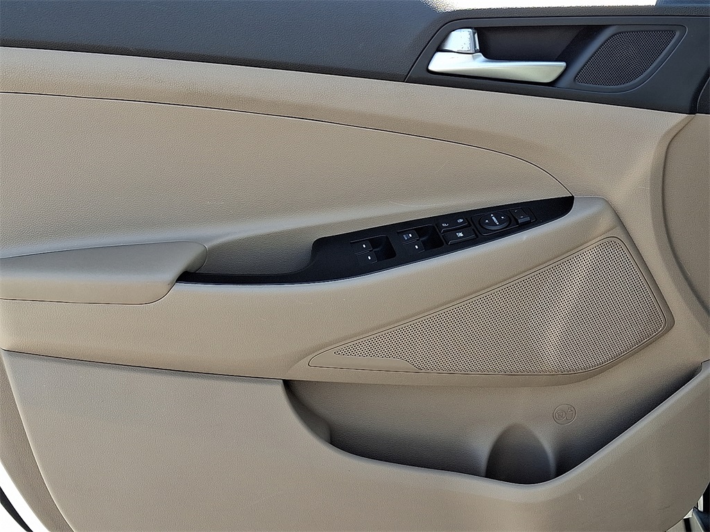 2020 Hyundai Tucson SE - Photo 13