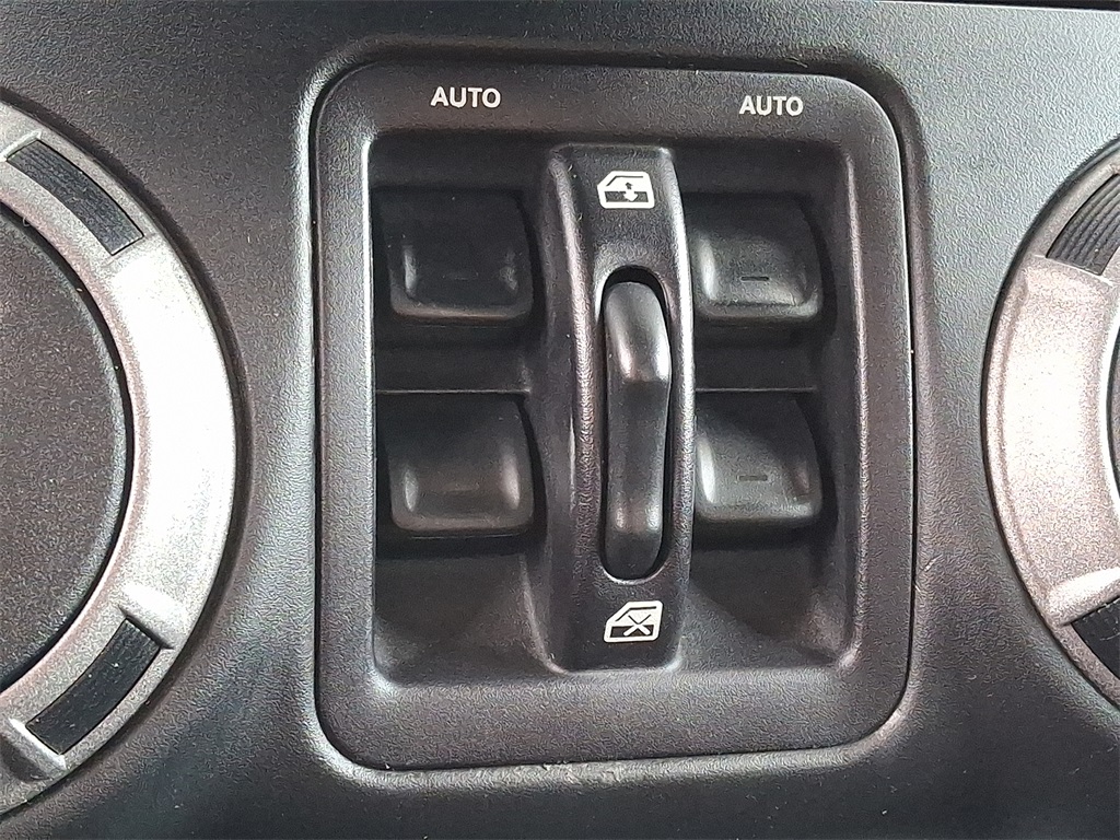 2017 Jeep Wrangler Unlimited Sport - Photo 26