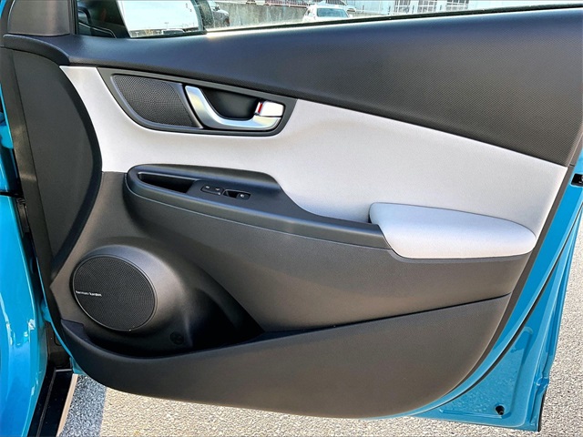 2022 Hyundai Kona Limited - Photo 12