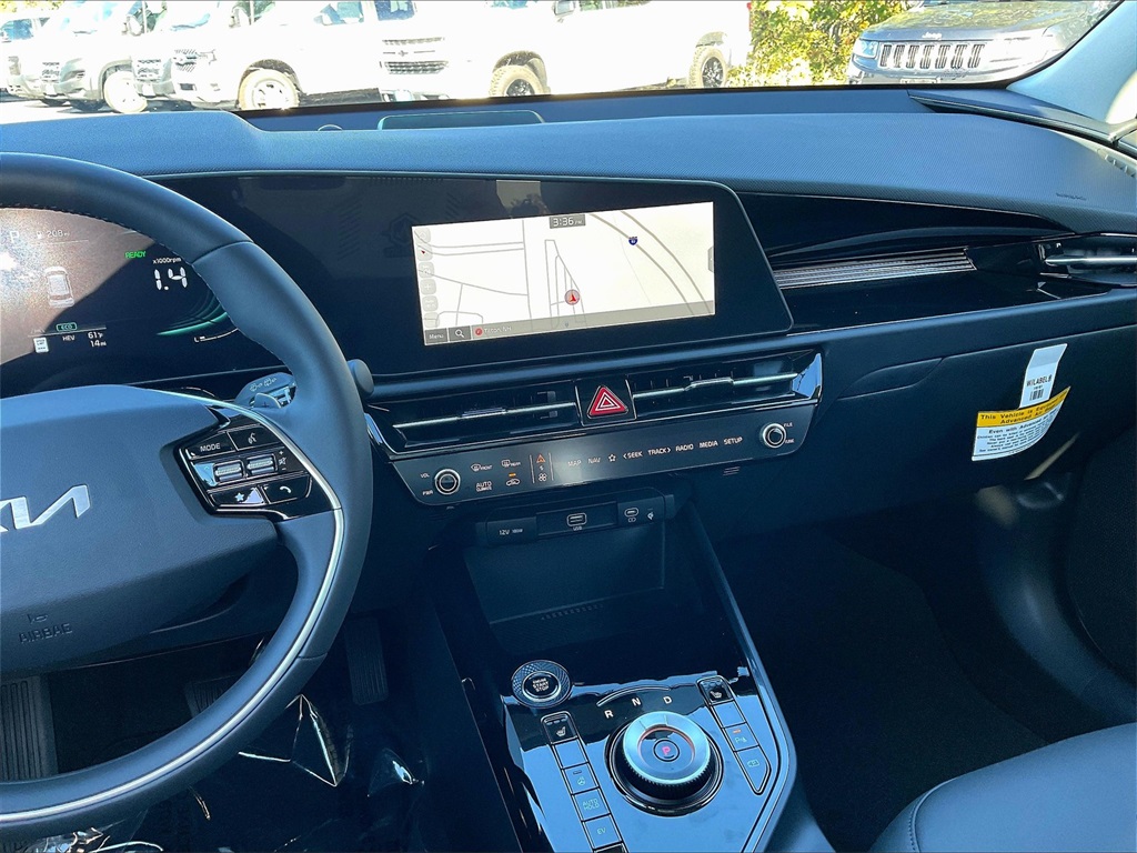 2025 Kia Niro Plug-In Hybrid EX - Photo 13