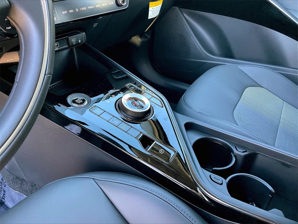 2025 Kia Niro Plug-In Hybrid EX - Photo 14