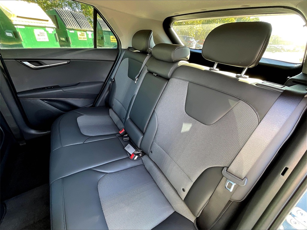 2025 Kia Niro Plug-In Hybrid EX - Photo 15