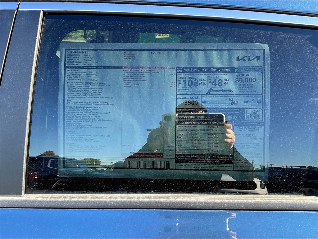 2025 Kia Niro Plug-In Hybrid EX - Photo 17