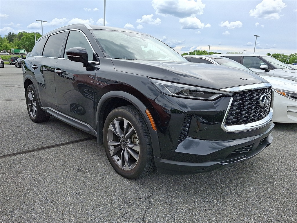 2023 INFINITI QX60 LUXE
