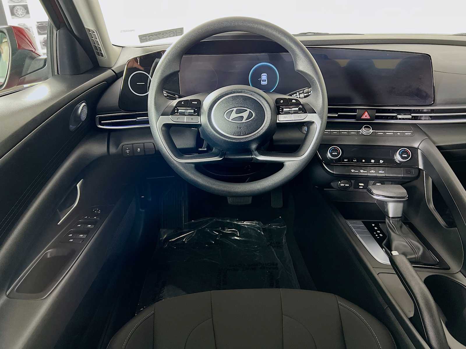 2024 Hyundai Elantra SEL - Photo 22