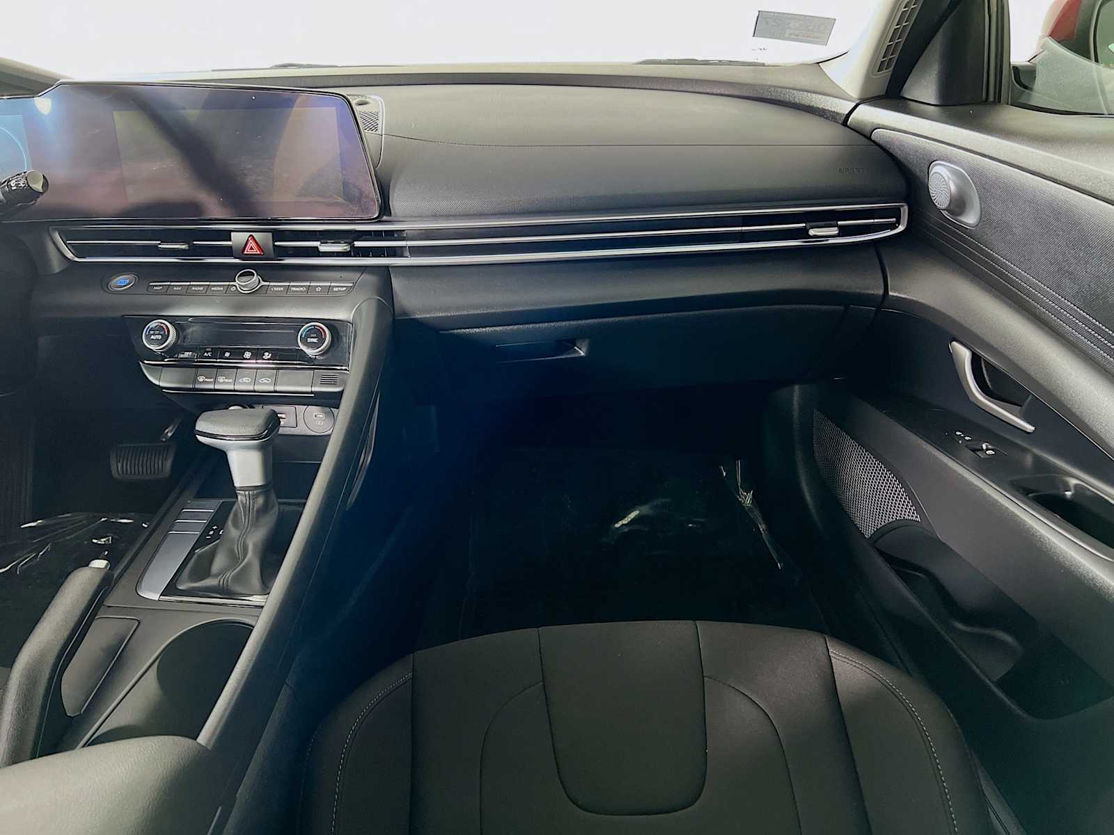 2024 Hyundai Elantra SEL - Photo 23