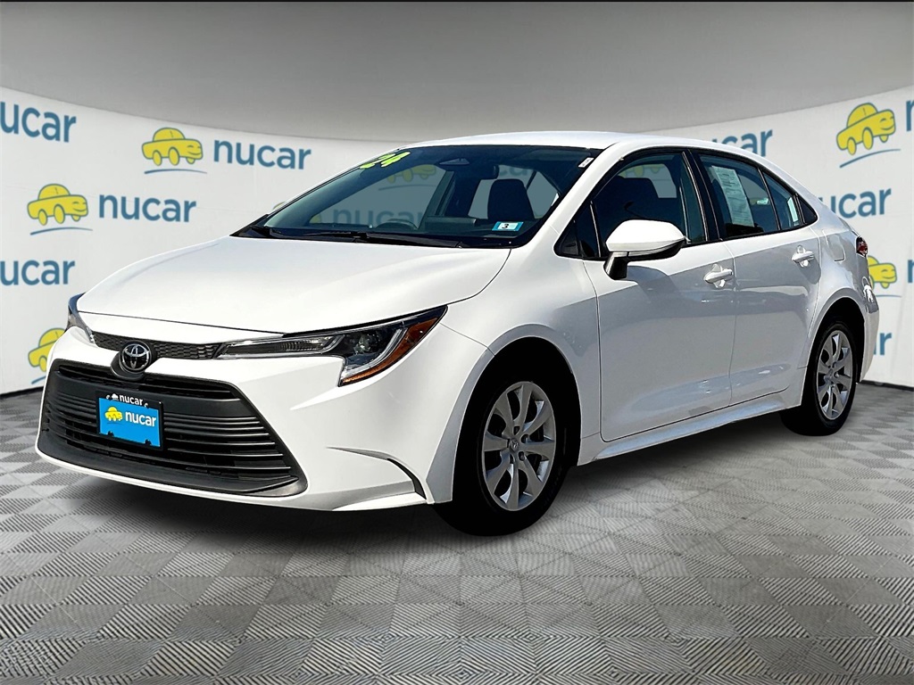 2024 Toyota Corolla LE - Photo 3
