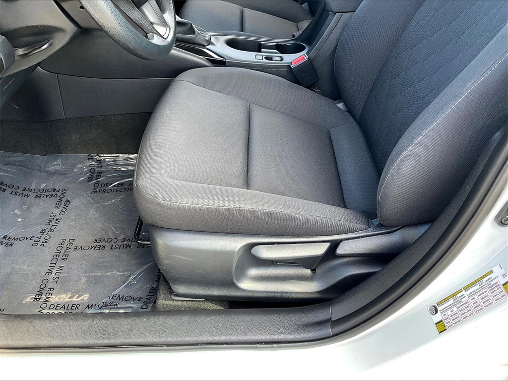 2024 Toyota Corolla LE - Photo 32
