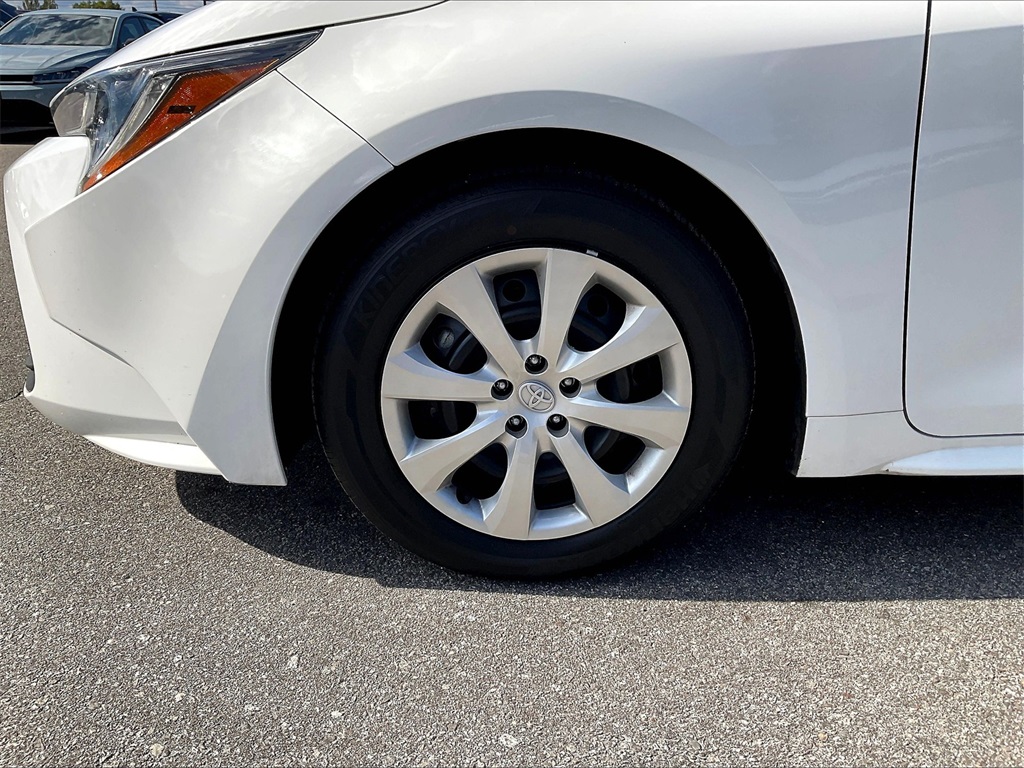 2024 Toyota Corolla LE - Photo 7