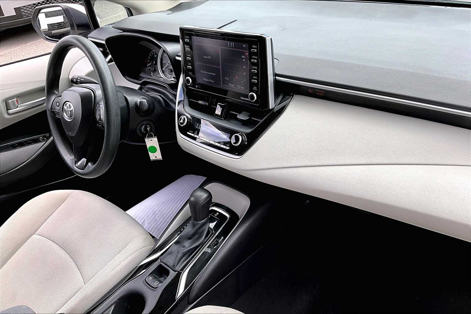 2021 Toyota Corolla LE - Photo 14