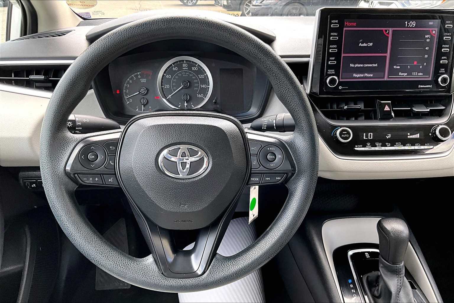 2021 Toyota Corolla LE - Photo 17