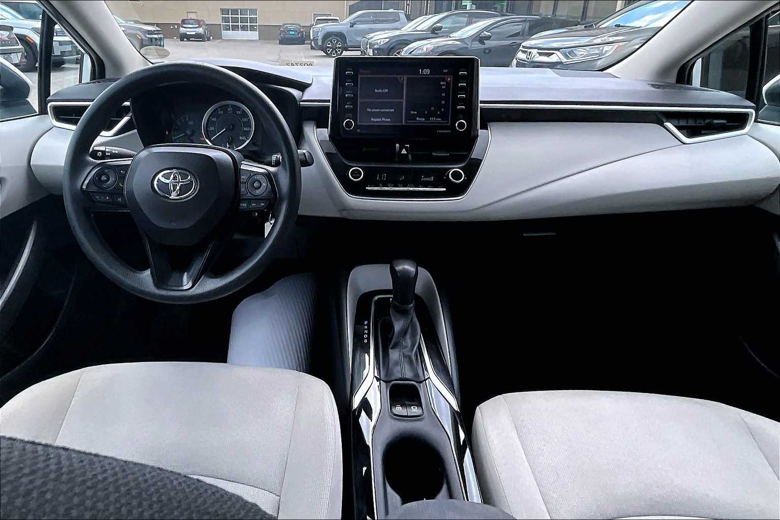 2021 Toyota Corolla LE - Photo 21