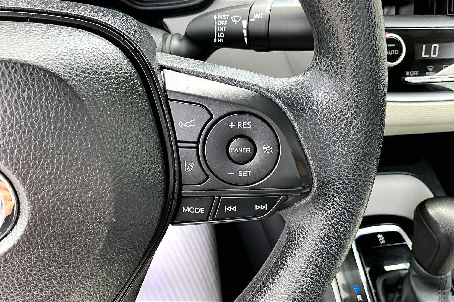 2021 Toyota Corolla LE - Photo 23