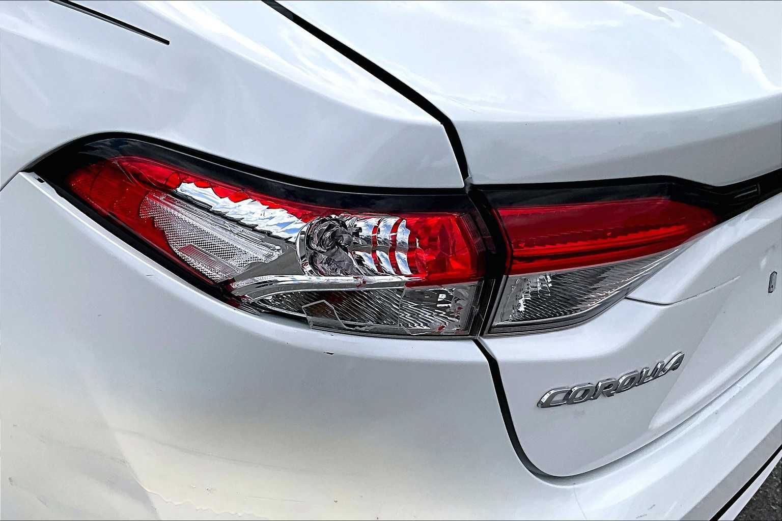 2021 Toyota Corolla LE - Photo 30