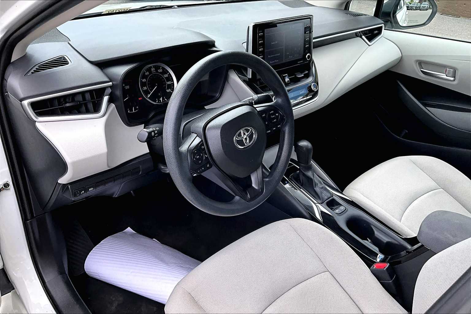 2021 Toyota Corolla LE - Photo 8