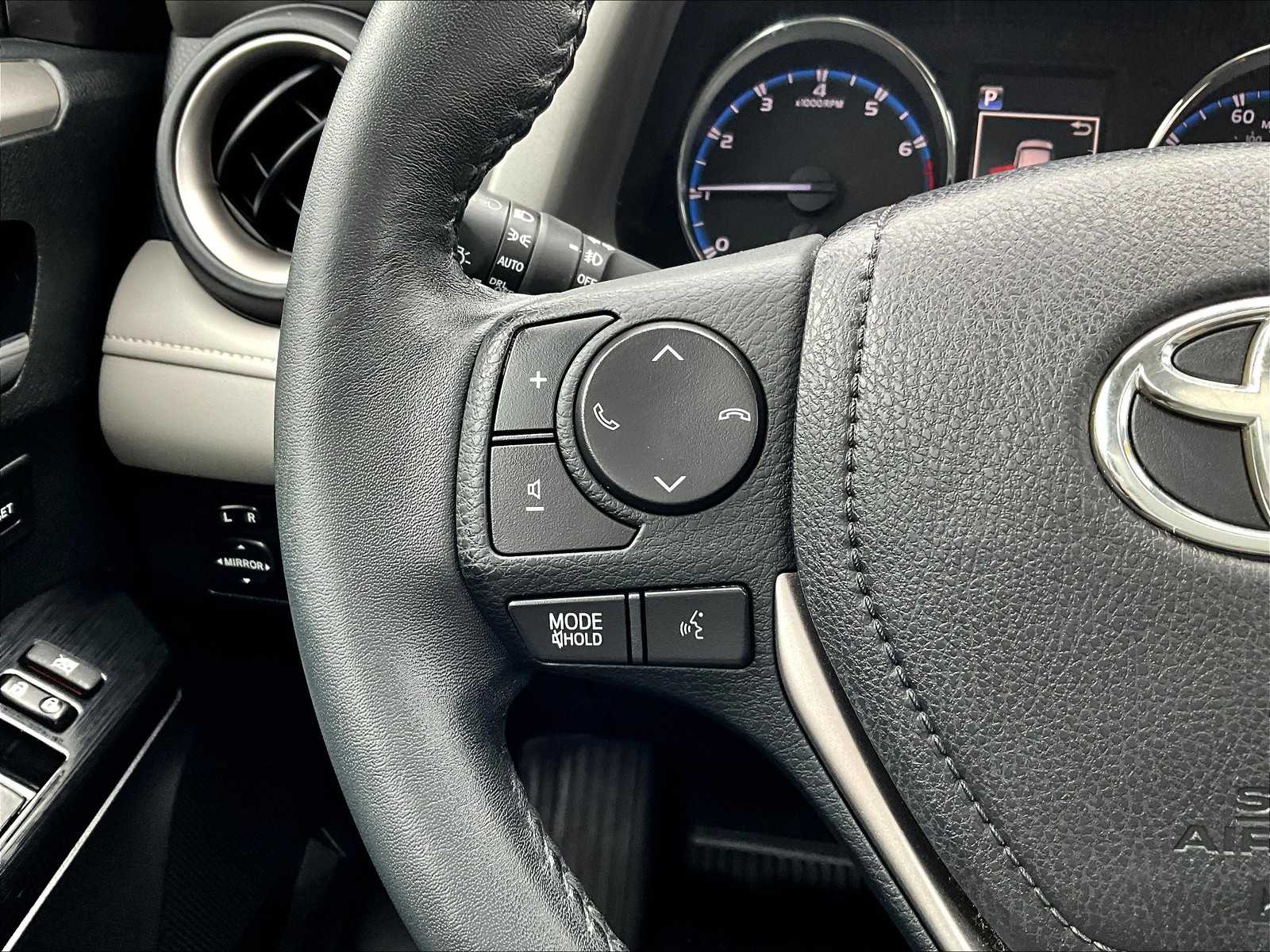 2018 Toyota RAV4 Limited - Photo 23