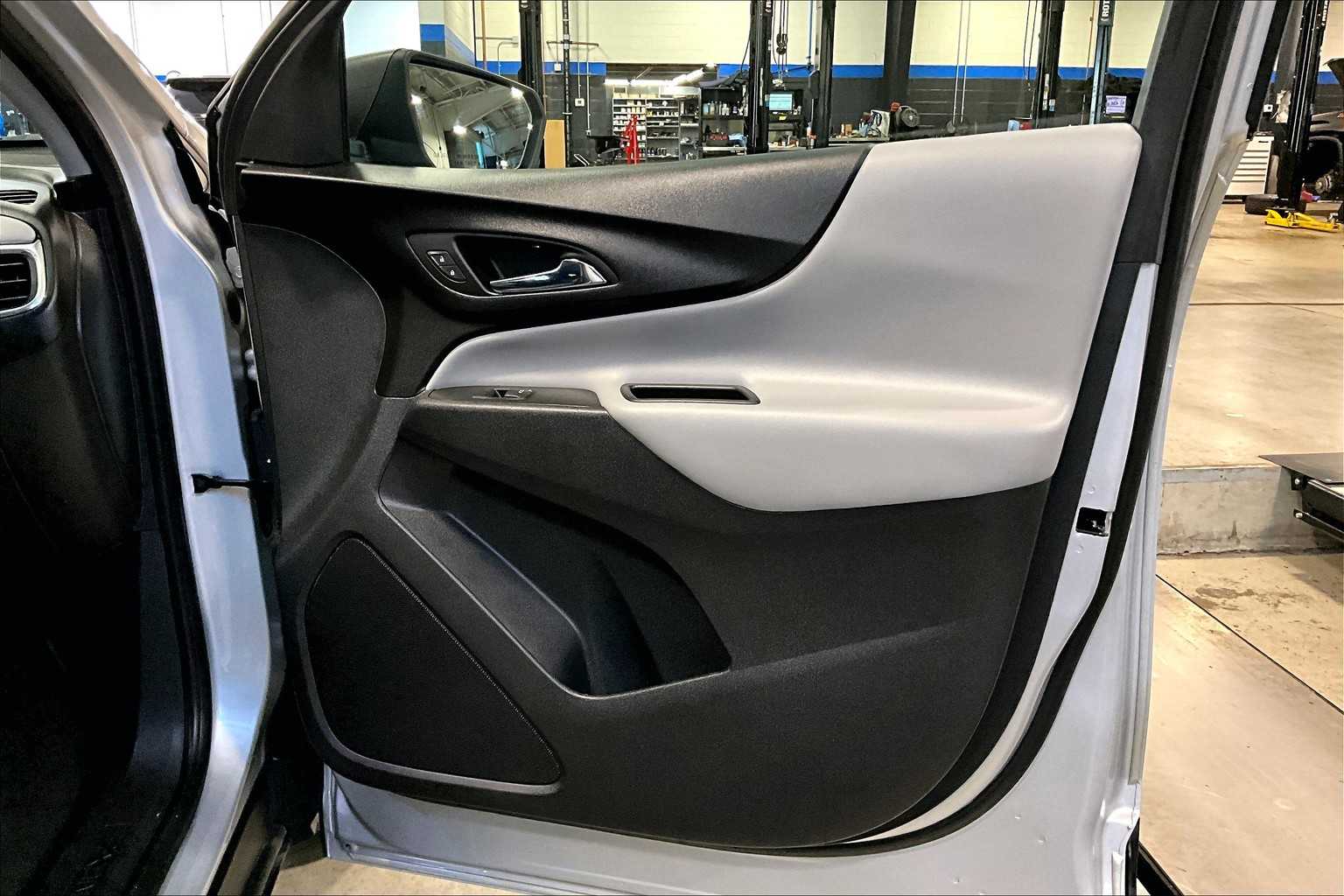 2022 Chevrolet Equinox LS - Photo 12