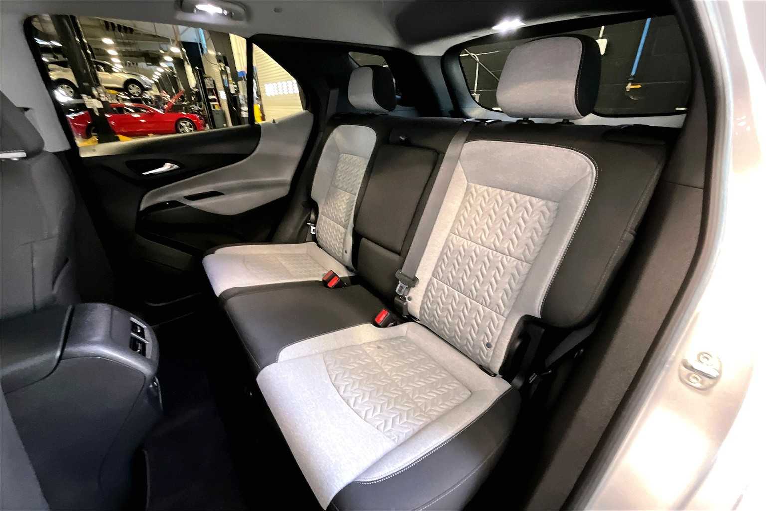 2022 Chevrolet Equinox LS - Photo 15