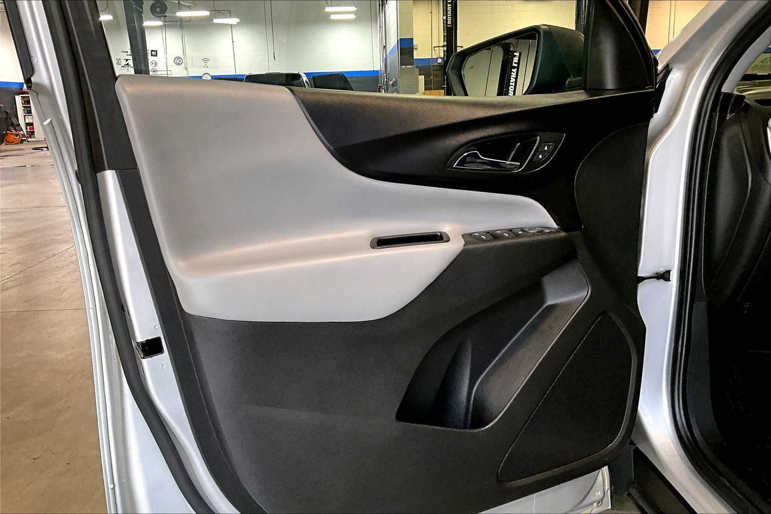 2022 Chevrolet Equinox LS - Photo 9