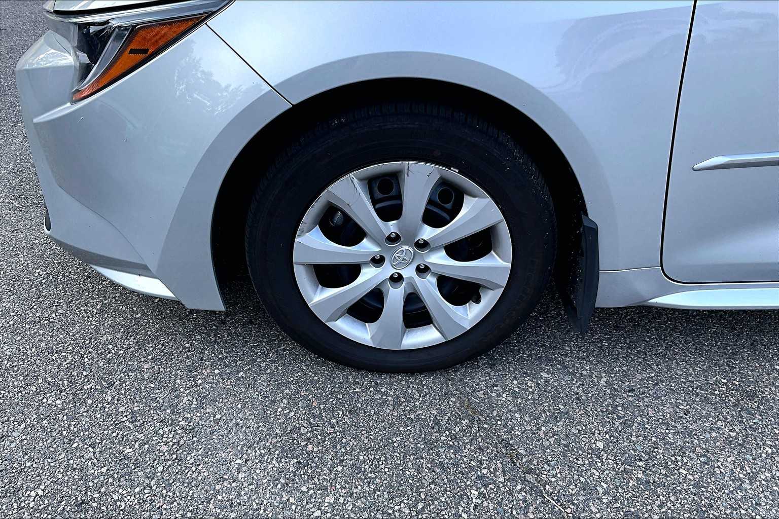 2024 Toyota Corolla LE - Photo 4