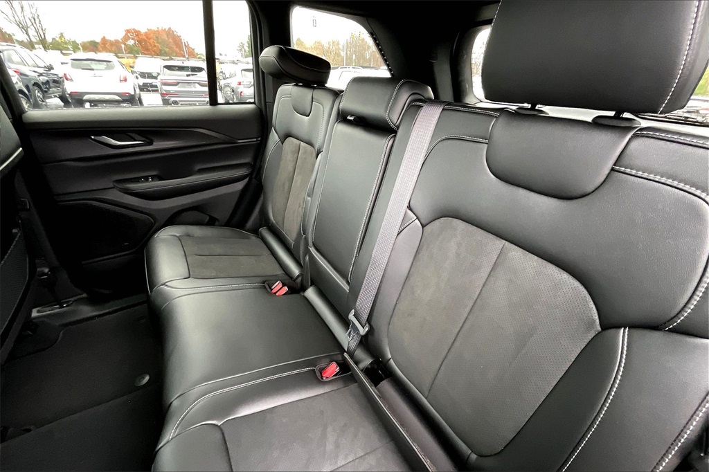 2025 Jeep Grand Cherokee Altitude X - Photo 15