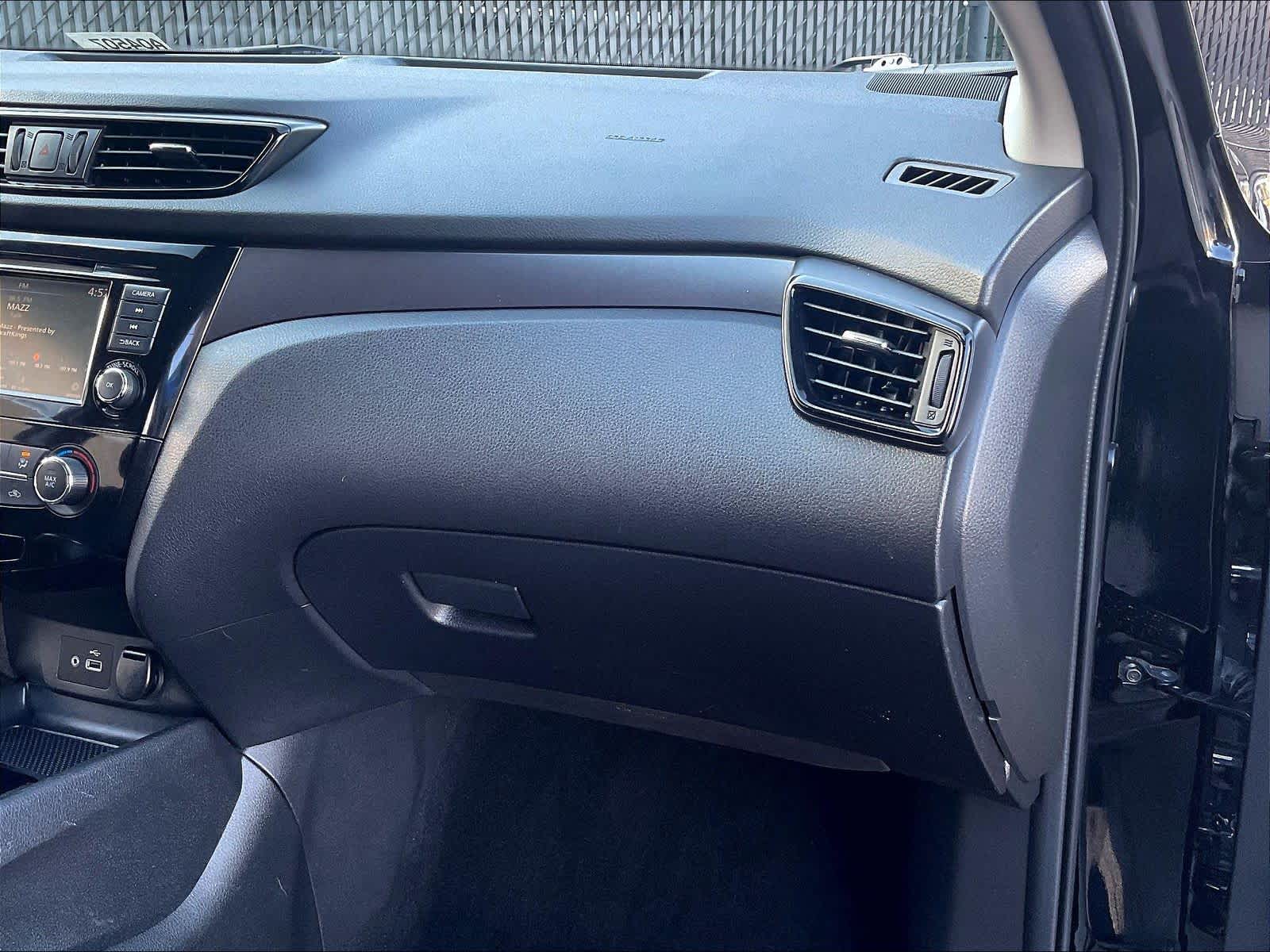 2020 Nissan Rogue Sport S - Photo 13