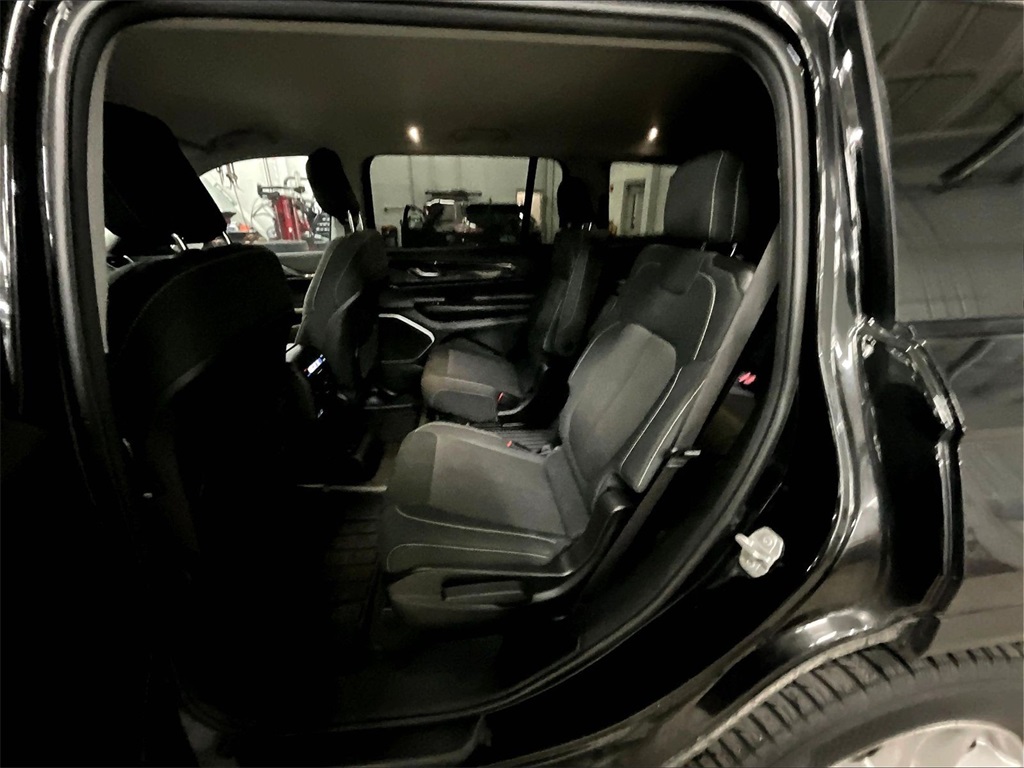 2022 Jeep Grand Cherokee L Laredo - Photo 15