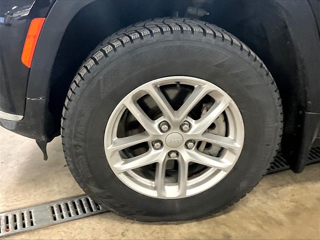 2022 Jeep Grand Cherokee L Laredo - Photo 7