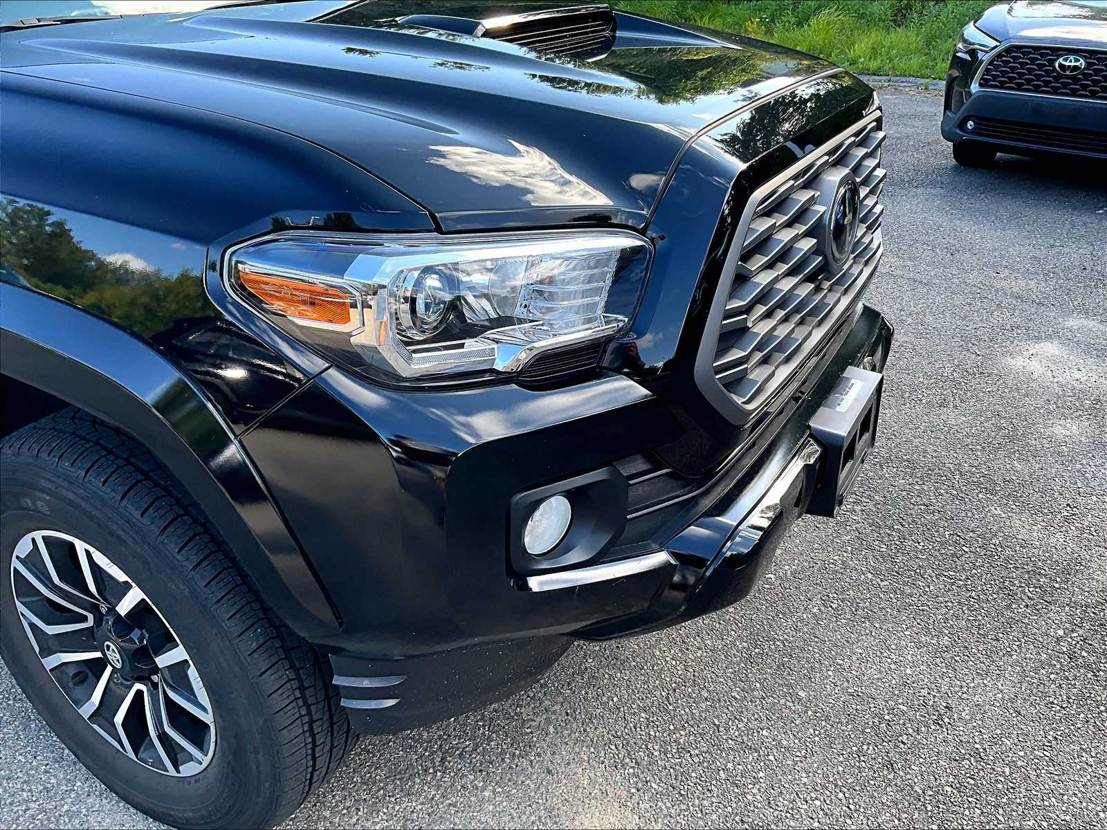 2022 Toyota Tacoma TRD Sport - Photo 5