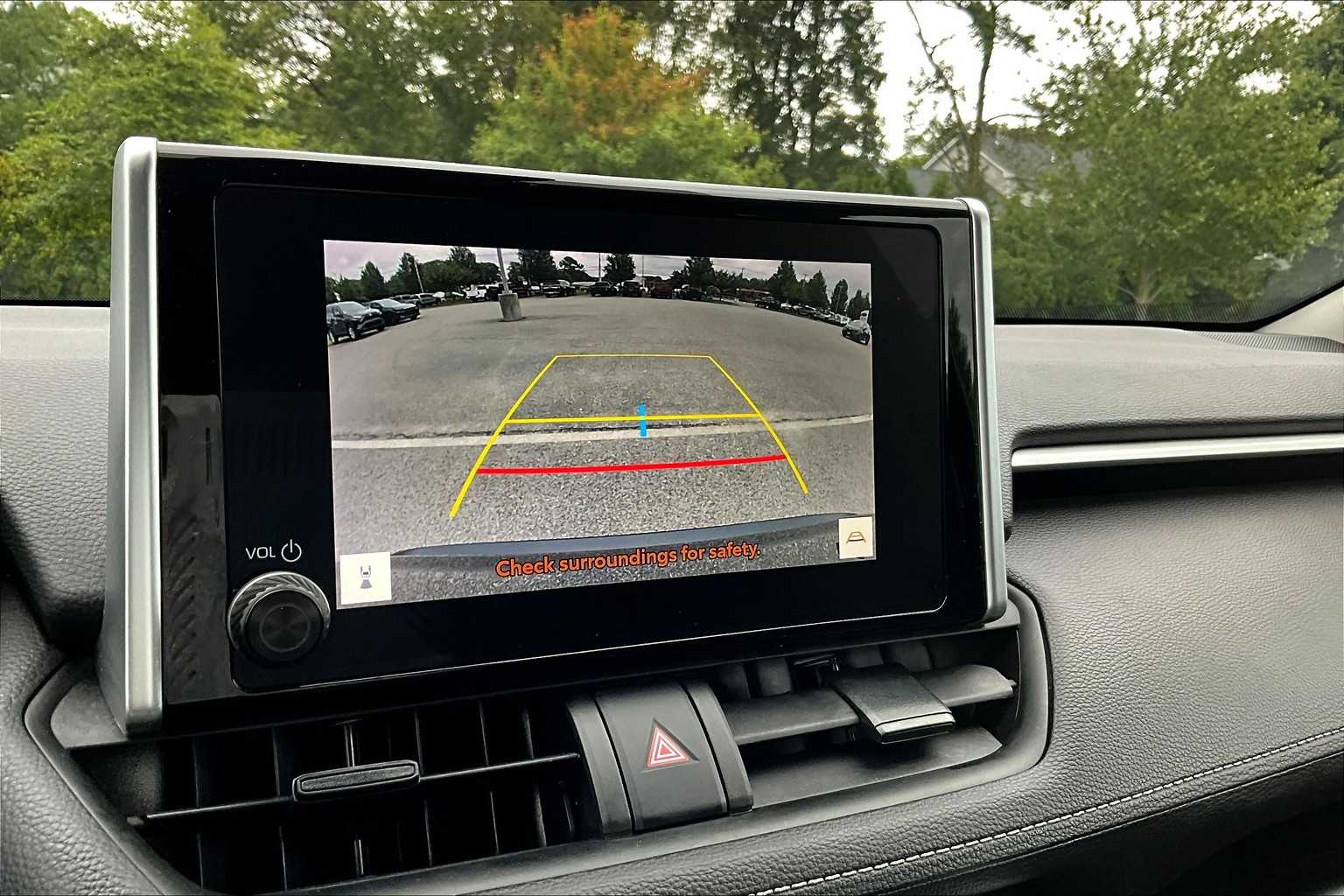 2023 Toyota RAV4 XLE - Photo 19