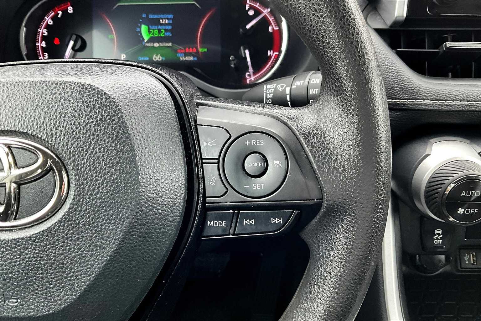 2023 Toyota RAV4 XLE - Photo 24