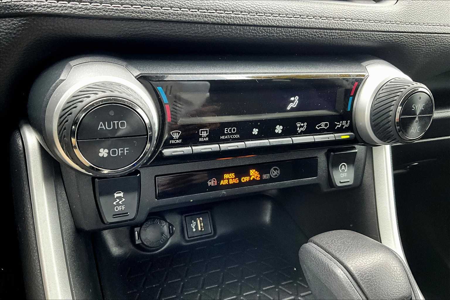 2023 Toyota RAV4 XLE - Photo 26