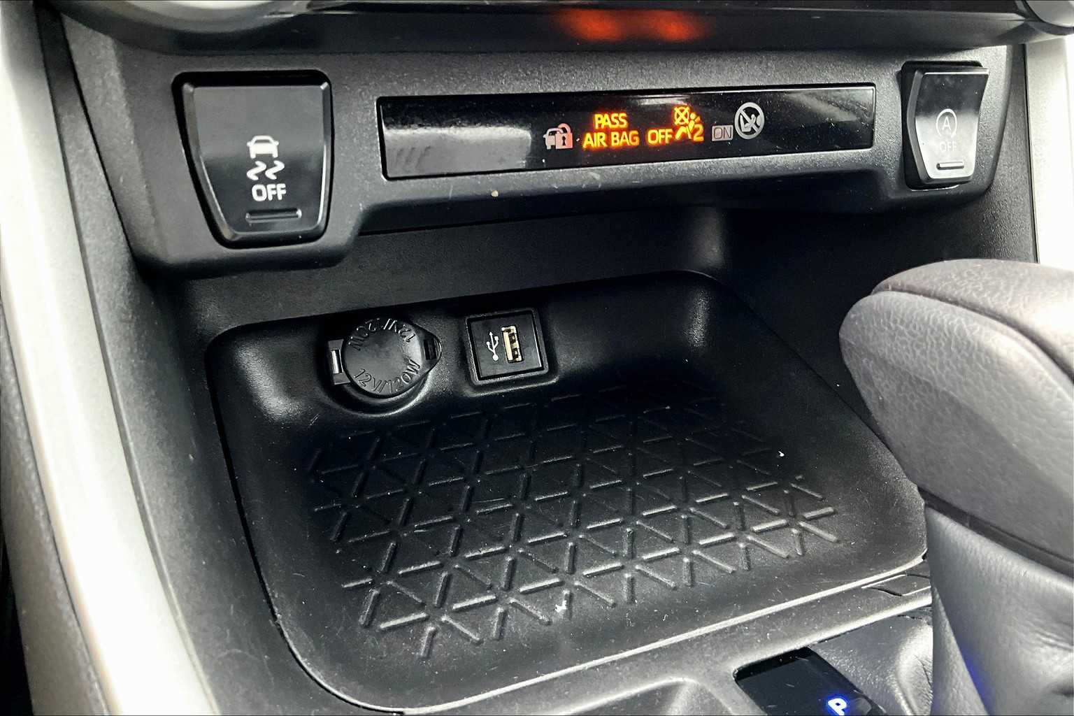 2023 Toyota RAV4 XLE - Photo 27