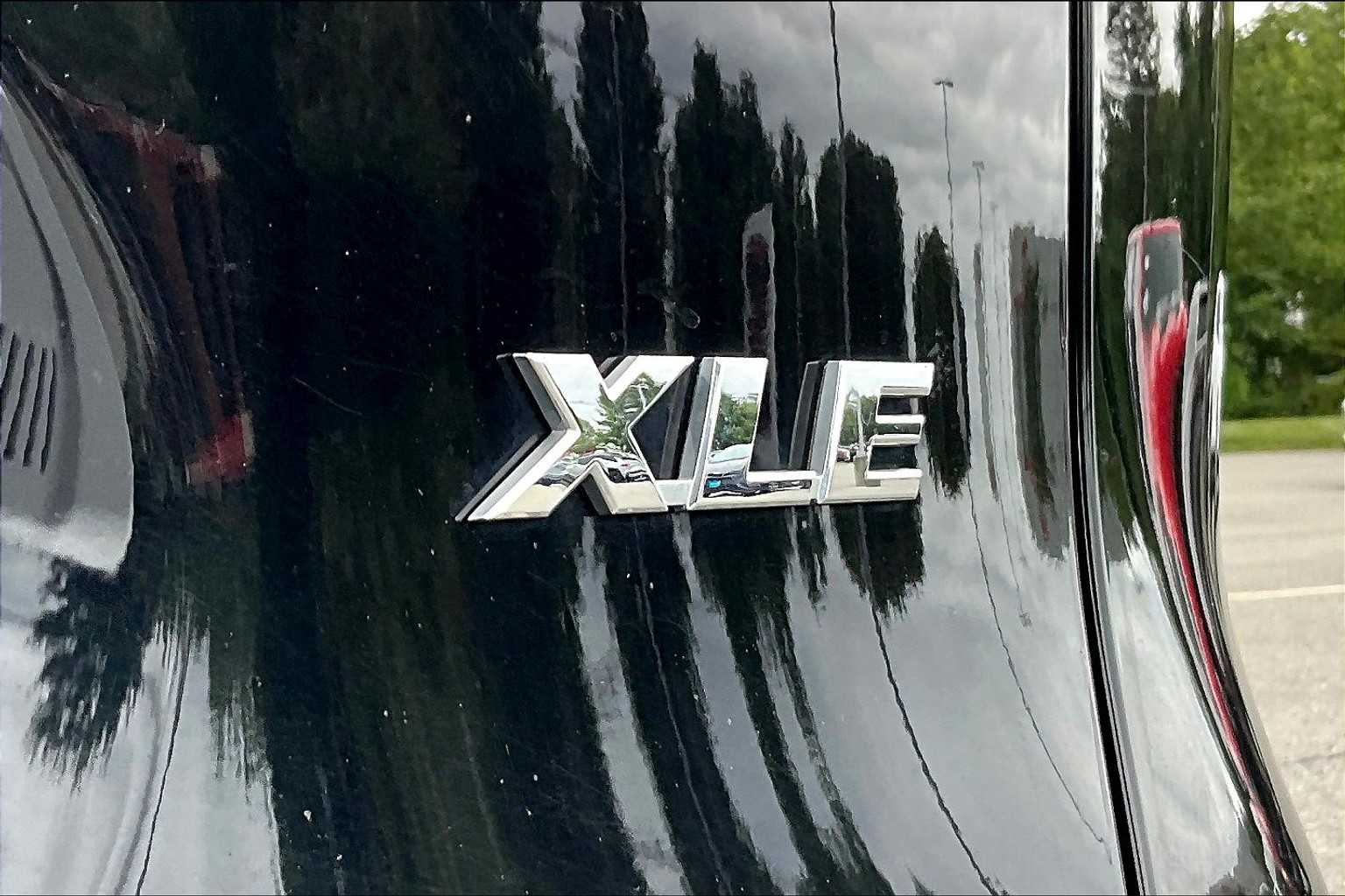 2023 Toyota RAV4 XLE - Photo 29