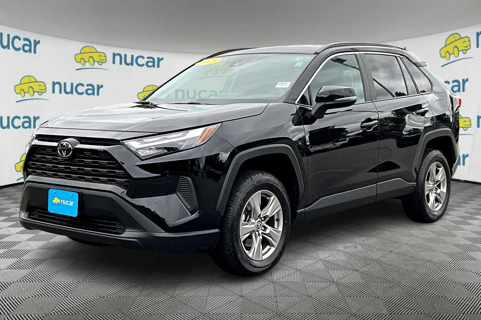 2023 Toyota RAV4 XLE - Photo 3
