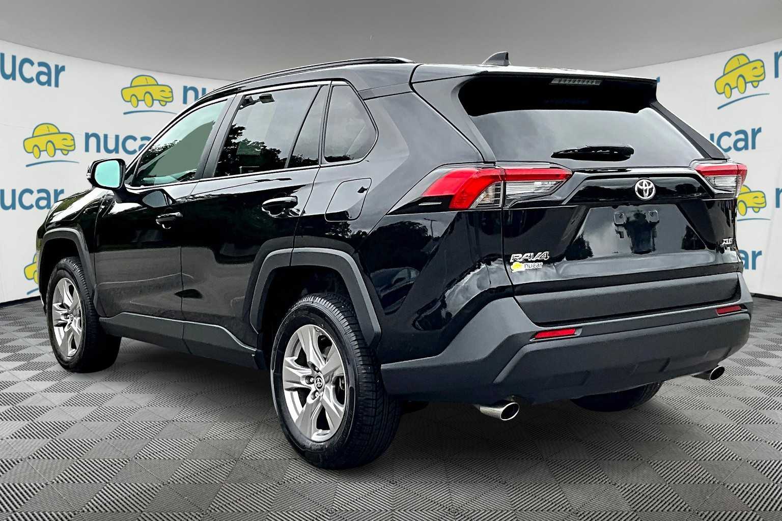 2023 Toyota RAV4 XLE - Photo 4