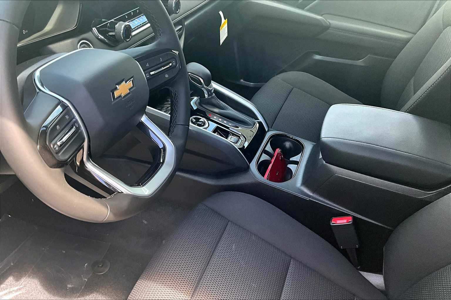 2025 Chevrolet Colorado 4WD LT - Photo 14
