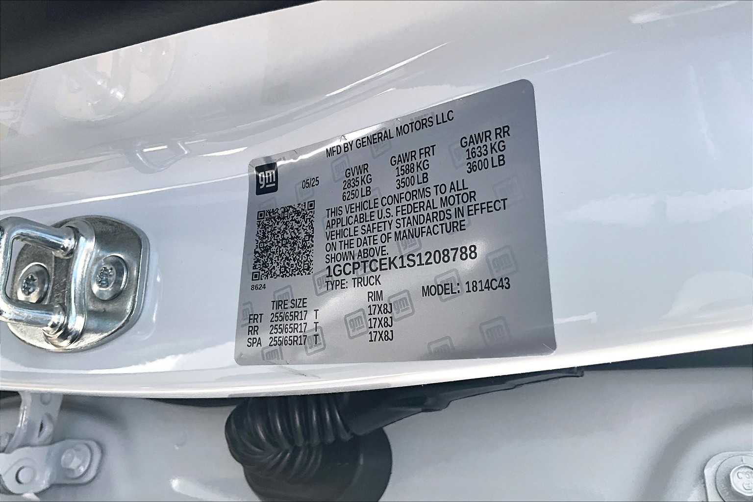 2025 Chevrolet Colorado 4WD LT - Photo 17