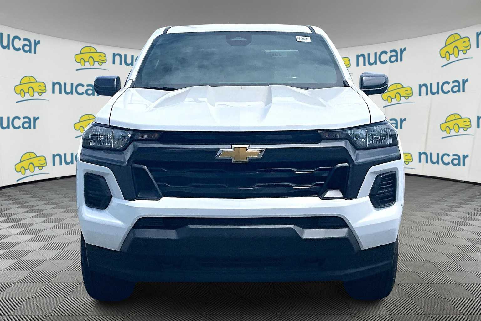 2025 Chevrolet Colorado 4WD LT - Photo 3