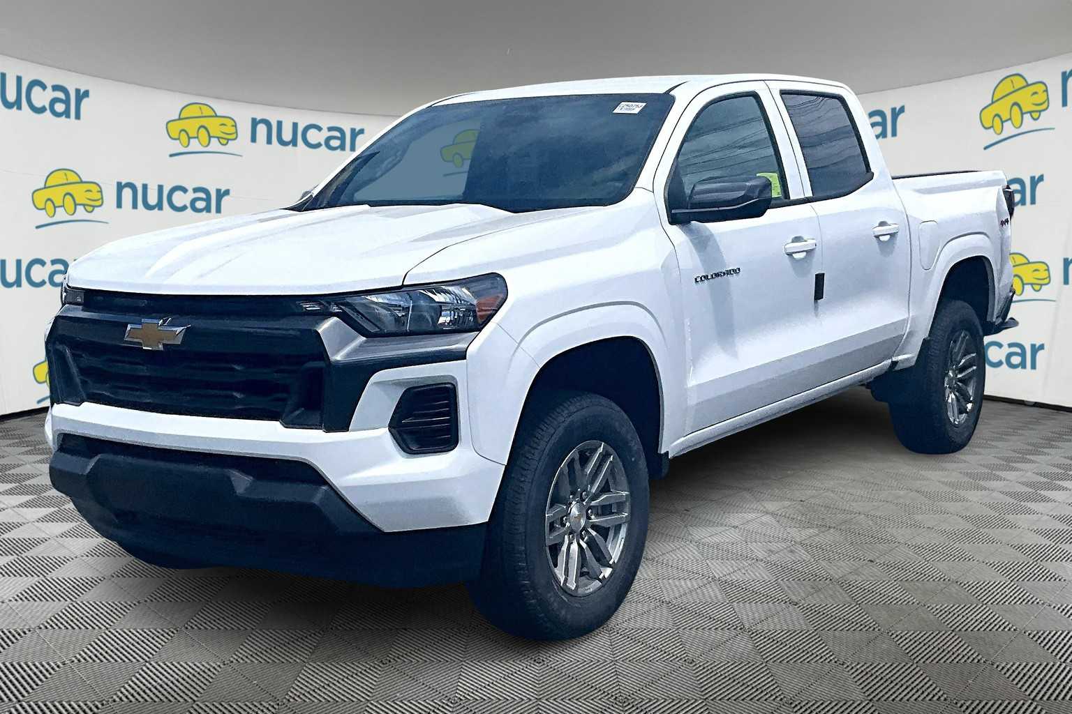 2025 Chevrolet Colorado 4WD LT - Photo 4