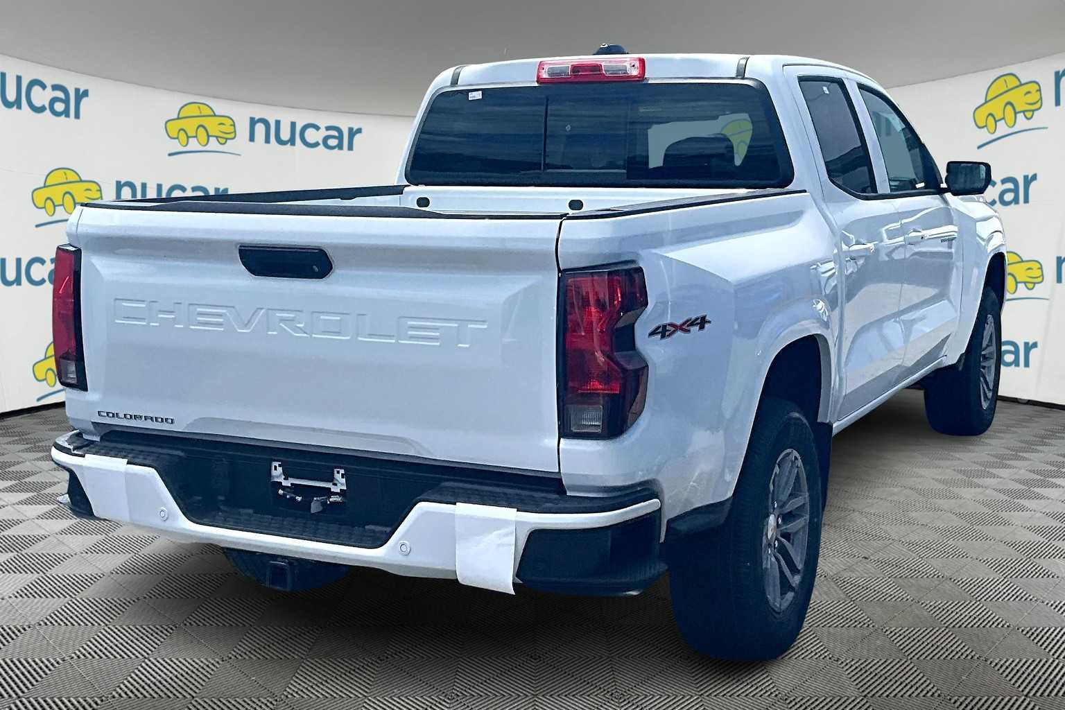 2025 Chevrolet Colorado 4WD LT - Photo 7