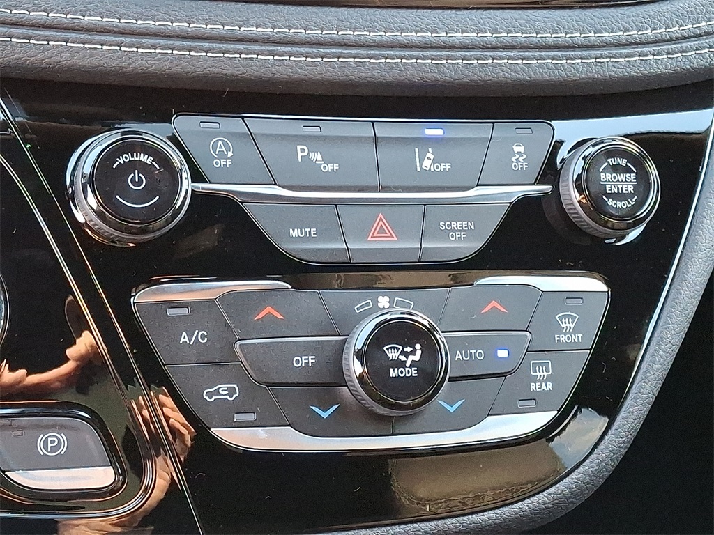 2026 Chrysler Pacifica Select - Photo 12