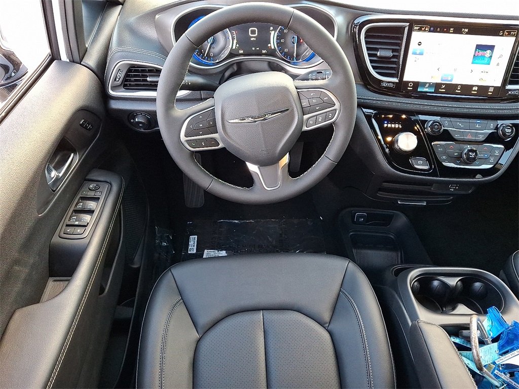 2026 Chrysler Pacifica Select - Photo 8