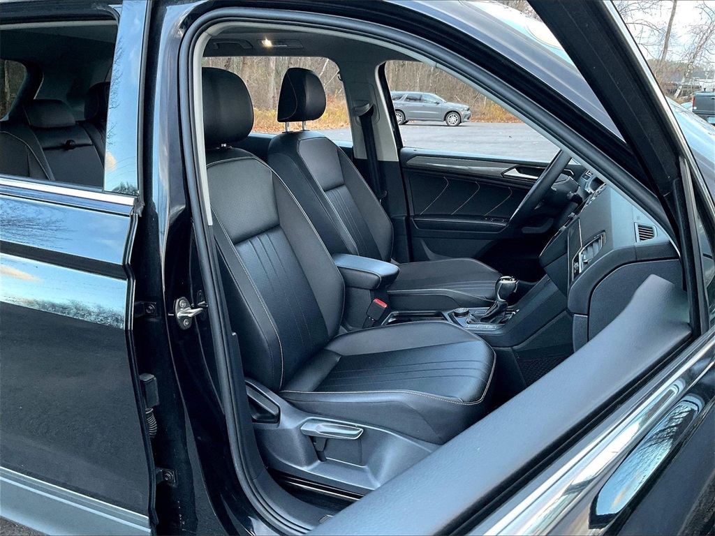 2022 Volkswagen Tiguan 2.0T SE - Photo 11